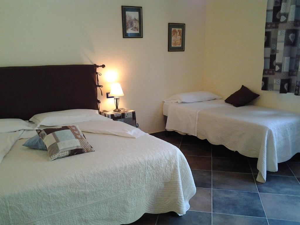 Agriturismo Bio-Ecologico Sant'Isidoro Roccaforte Mondovì Zimmer foto