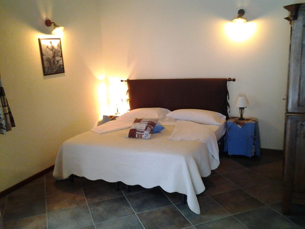 Agriturismo Bio-Ecologico Sant'Isidoro Roccaforte Mondovì Zimmer foto